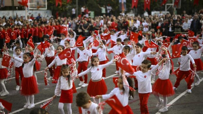 İstanbul`da miniklerin Cumhuriyet Bayramı coşkusu
