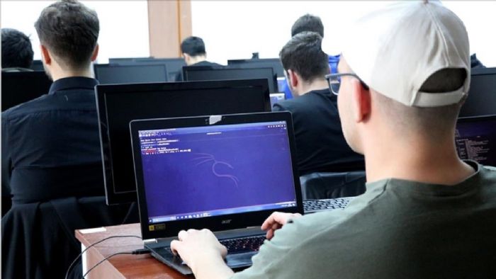 Üniversitelerde yetiştirilen beyaz şapkalı hackerlar, Siber Vatan`ın koruyucusu olacak
