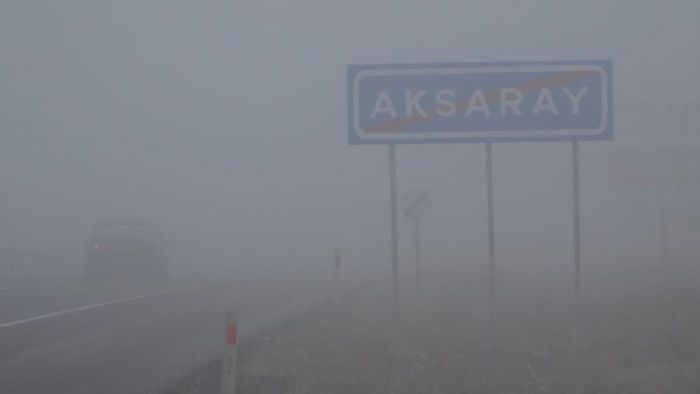 Sürücüler dikkat: Aksaray`da sis... Görüş mesafesi düştü!