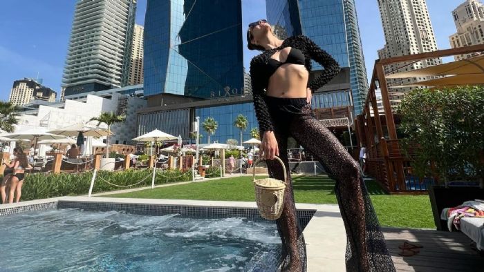 Oyuncu Aybüke Pusat Dubai`de! Tatil karelerini paylaştı