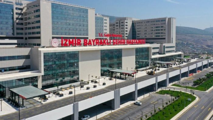 İzmir Şehir Hastanesi`nde ilk kemik iliği nakli yapıldı