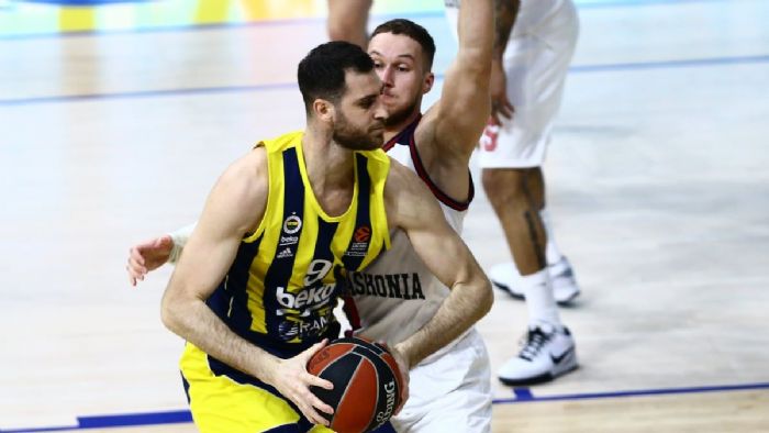 Fenerbahçe rekorlar gecesinde Baskonia`yı mağlup etti
