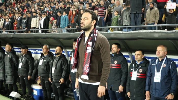Gaziantep FK ile ilk maçına çıkan Selçuk İnan: Amacımız ligde kalmak