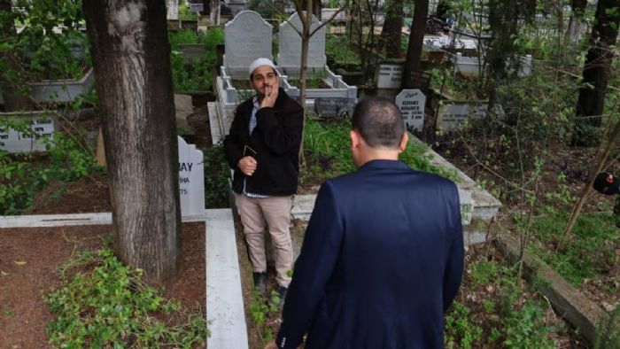 Adana`da mezarlıkta sahte hocalara Kuran-ı Kerim sınavı