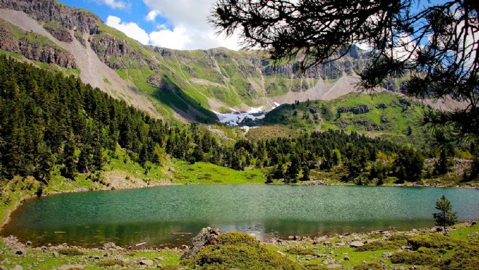 Artvin`in sakin şehri Şavşat manzarasıyla kendine kayran bırakıyor