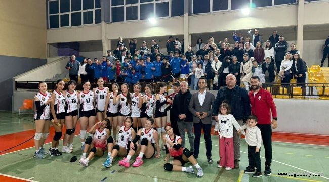Çiğli Belediyesi?nin Voleybol Takımları Ligde Zirvede
