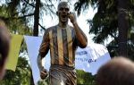 Fenerbahçe heykellerini Şükrü Saraçoğlu`na taşıyacak