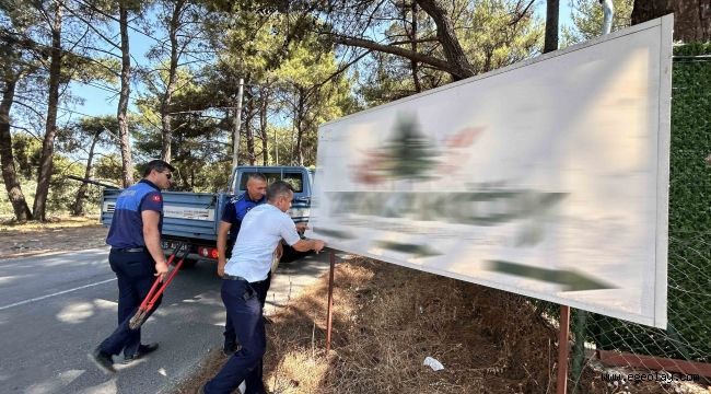 Bornova?da görsel kirliliğe zabıta freni